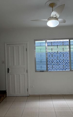 Casa de condomínio para alugar com 90m², 2 quartos e sem vaga Casa de condomínio para alugar com 90m², 2 quartos e sem vagaSala