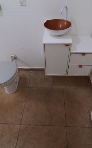 Apartamento para alugar com 64m², 2 quartos e 1 vagaBanheiro 