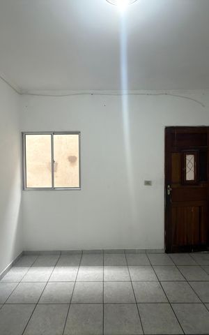 Casa para alugar com 120m², 2 quartos e sem vaga Casa para alugar com 120m², 2 quartos e sem vagaSala