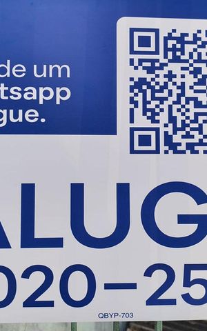 Casa para alugar com 85m², 3 quartos e 1 vaga Casa para alugar com 85m², 3 quartos e 1 vagaFachada