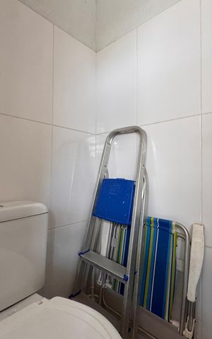Apartamento à venda com 196m², 4 quartos e 8 vagas Apartamento à venda com 196m², 4 quartos e 8 vagasÁrea de Serviço - Banheiro