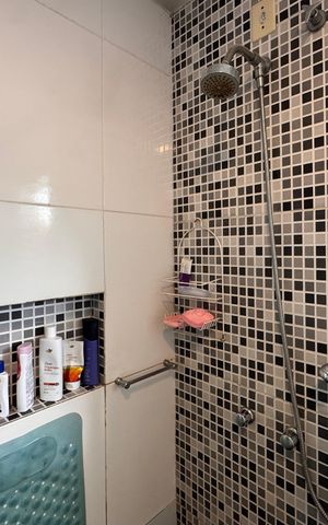 Apartamento à venda com 196m², 4 quartos e 8 vagas Apartamento à venda com 196m², 4 quartos e 8 vagasBanheiro Social