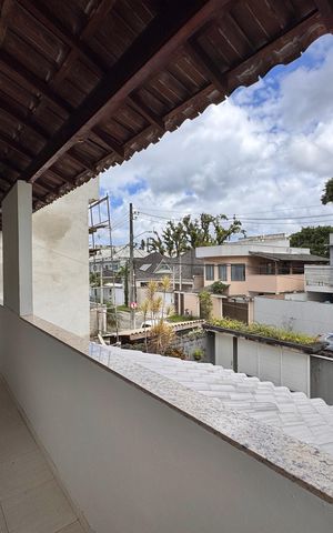 Apartamento à venda com 196m², 4 quartos e 8 vagas Apartamento à venda com 196m², 4 quartos e 8 vagasVaranda
