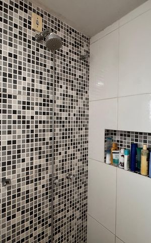 Apartamento à venda com 196m², 4 quartos e 8 vagas Apartamento à venda com 196m², 4 quartos e 8 vagasBanheiro Social