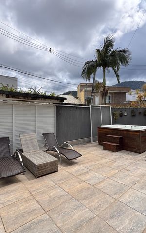 Apartamento à venda com 196m², 4 quartos e 8 vagas Apartamento à venda com 196m², 4 quartos e 8 vagasÁrea externa
