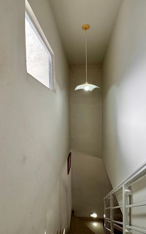 Apartamento à venda com 196m², 4 quartos e 8 vagas Apartamento à venda com 196m², 4 quartos e 8 vagasEscada