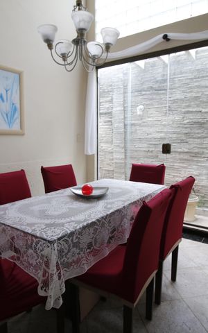 Casa de condomínio à venda com 300m², 6 quartos e 3 vagasCopa