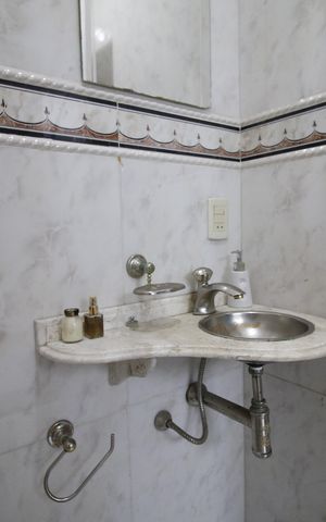 Casa de condomínio à venda com 300m², 6 quartos e 3 vagasLavabo