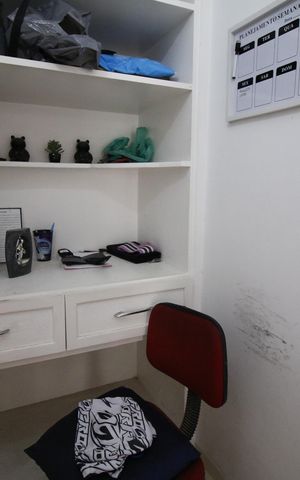 Casa de condomínio à venda com 300m², 6 quartos e 3 vagasEscritório