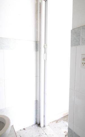 Casa de condomínio à venda com 300m², 6 quartos e 3 vagasBanheiro externo