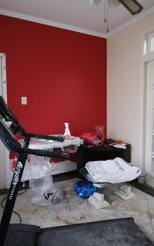 Casa de condomínio à venda com 300m², 6 quartos e 3 vagasSala 2