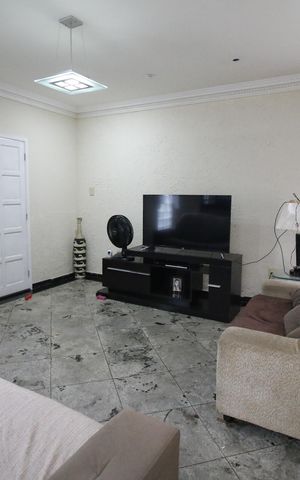 Casa de condomínio à venda com 300m², 6 quartos e 3 vagasSala