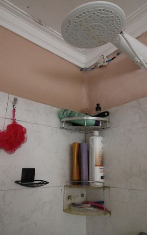 Casa de condomínio à venda com 300m², 6 quartos e 3 vagasBanheiro da suíte
