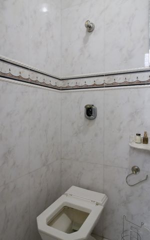 Casa de condomínio à venda com 300m², 6 quartos e 3 vagasLavabo