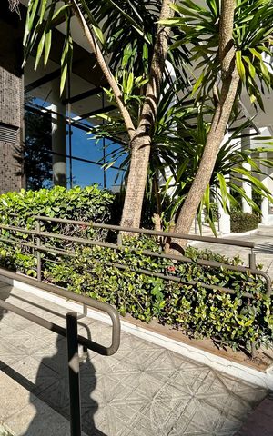 Apartamento para alugar com 70m², 2 quartos e 1 vaga Apartamento para alugar com 70m², 2 quartos e 1 vagaFachada