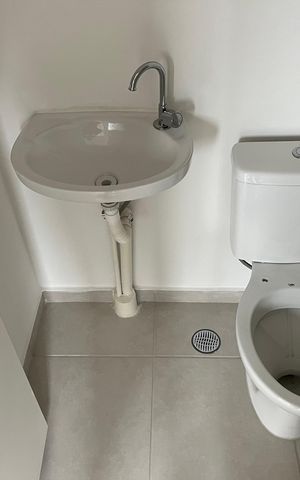Apartamento para alugar com 32m², 2 quartos e sem vaga Apartamento para alugar com 32m², 2 quartos e sem vagaBanheiro