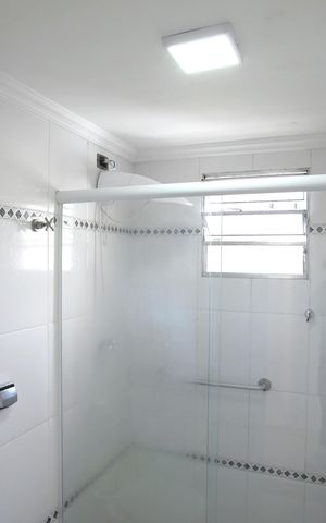 Apartamento à venda com 65m², 2 quartos e 2 vagas Apartamento à venda com 65m², 2 quartos e 2 vagasBanheiro