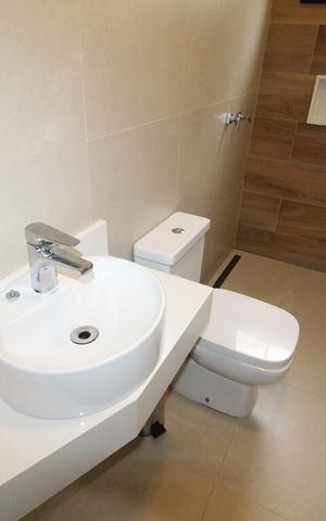 Casa de condomínio para alugar com 200m², 5 quartos e 2 vagasBanheiro da Suíte 3