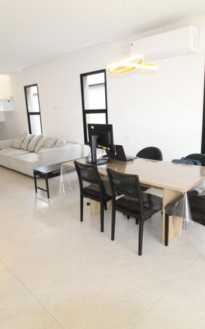 Casa de condomínio para alugar com 200m², 5 quartos e 2 vagasSala