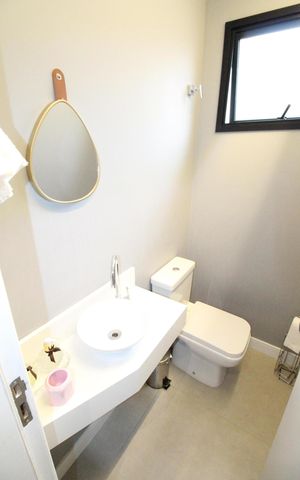 Casa de condomínio para alugar com 200m², 5 quartos e 2 vagasSala