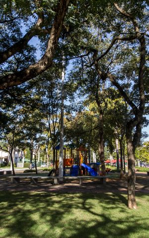 Casa de condomínio para alugar com 640m², 4 quartos e 6 vagasÁrea comum - Playground
