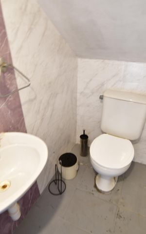 Casa para alugar com 331m², 3 quartos e 3 vagasBanheiro de serviço