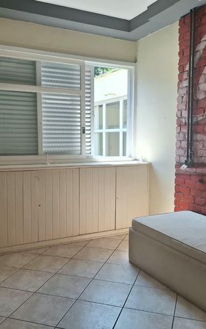 Casa à venda com 621m², 4 quartos e 3 vagas Casa à venda com 621m², 4 quartos e 3 vagasQuarto