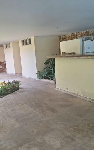 Casa à venda com 621m², 4 quartos e 3 vagas Casa à venda com 621m², 4 quartos e 3 vagasÁrea Externa