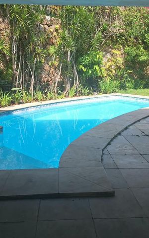 Casa à venda com 621m², 4 quartos e 3 vagas Casa à venda com 621m², 4 quartos e 3 vagasÁrea Externa