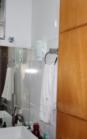 Apartamento à venda com 74m², 2 quartos e 1 vagaBanheiro Social