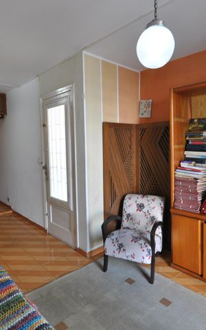 Casa à venda com 319m², 4 quartos e 1 vagaSala de estar