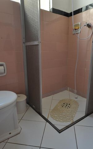 Casa à venda com 319m², 4 quartos e 1 vagaBanheiro 2
