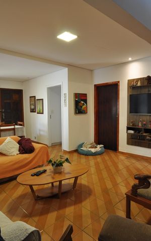 Casa à venda com 319m², 4 quartos e 1 vagaSala