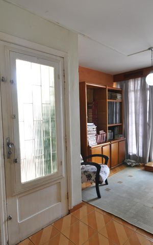 Casa à venda com 319m², 4 quartos e 1 vagaSala de estar