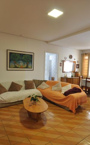 Casa à venda com 319m², 4 quartos e 1 vagaSala