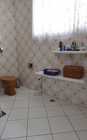 Casa à venda com 319m², 4 quartos e 1 vagaBanheiro 2