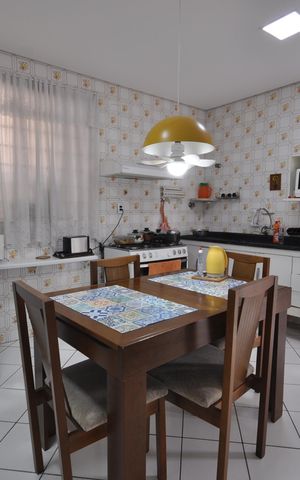 Casa à venda com 319m², 4 quartos e 1 vagaCozinha