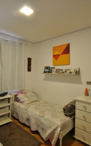 Casa à venda com 319m², 4 quartos e 1 vagaQuarto 2