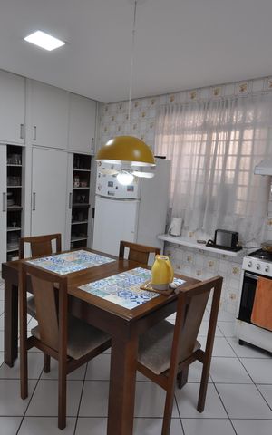 Casa à venda com 319m², 4 quartos e 1 vagaCozinha