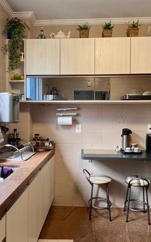 Apartamento à venda com 140m², 4 quartos e 2 vagas Apartamento à venda com 140m², 4 quartos e 2 vagascozinha