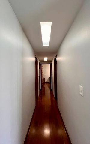 Apartamento à venda com 140m², 4 quartos e 2 vagas Apartamento à venda com 140m², 4 quartos e 2 vagascorredor