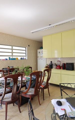 Casa à venda com 220m², 4 quartos e 4 vagasCozinha