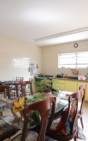 Casa à venda com 220m², 4 quartos e 4 vagasCozinha