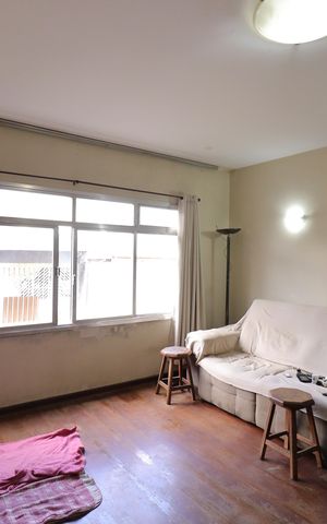 Casa à venda com 220m², 4 quartos e 4 vagasSala