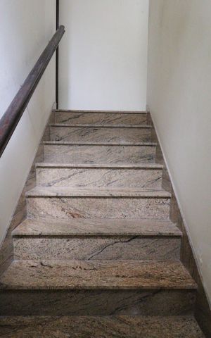 Casa à venda com 220m², 4 quartos e 4 vagasEscada