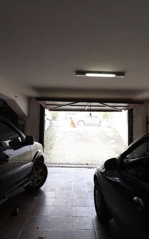 Casa à venda com 220m², 4 quartos e 4 vagasGaragem