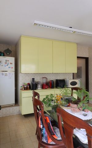 Casa à venda com 220m², 4 quartos e 4 vagasCozinha