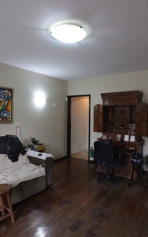 Casa à venda com 220m², 4 quartos e 4 vagasSala