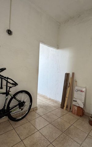 Casa à venda com 330m², 5 quartos e 4 vagas Casa à venda com 330m², 5 quartos e 4 vagasDetalhe