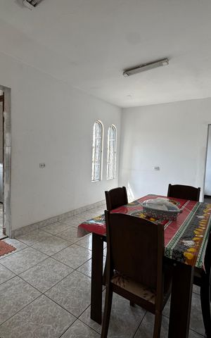 Casa à venda com 330m², 5 quartos e 4 vagas